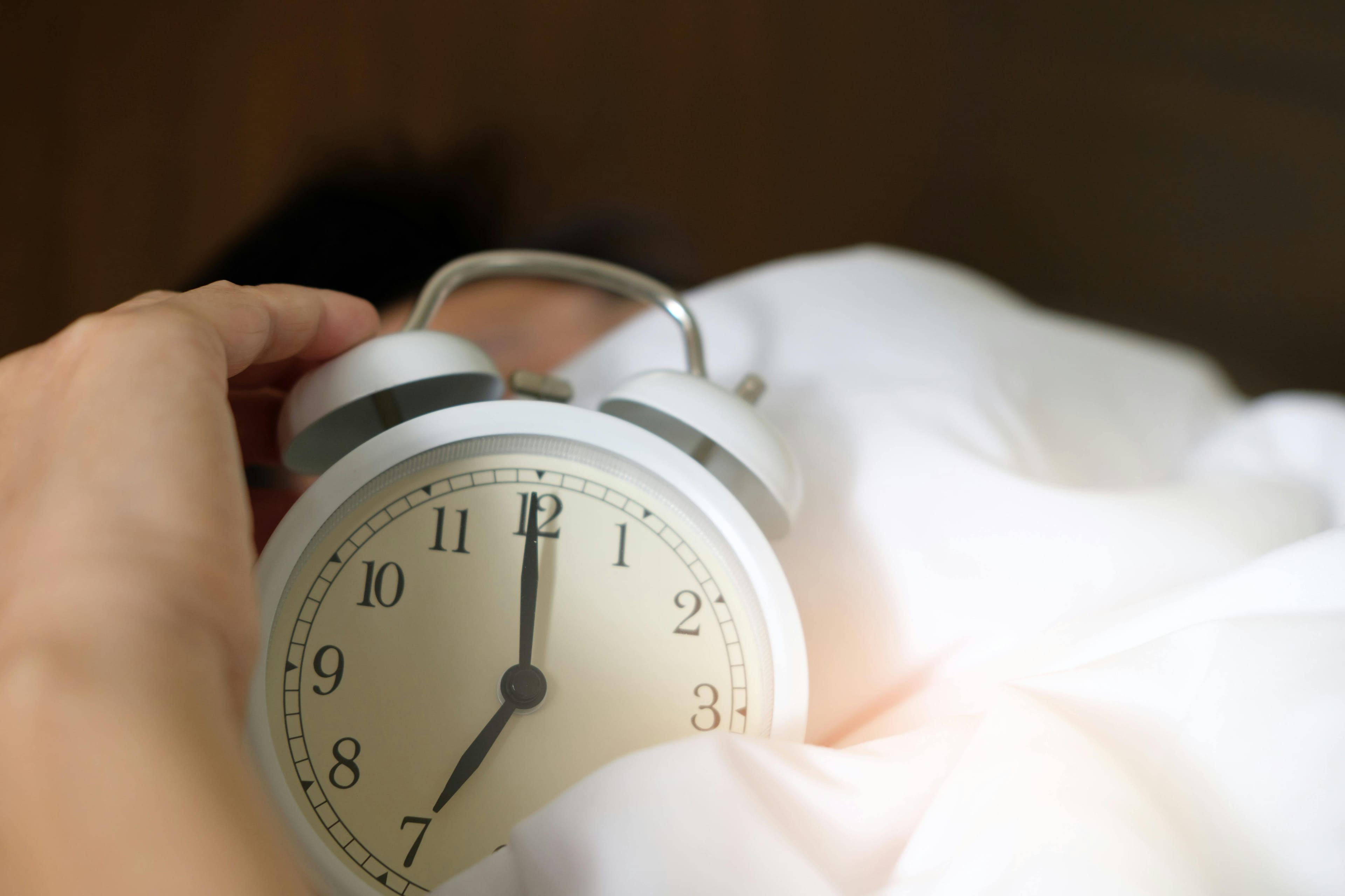 Dlaczego warto mierzyć temperaturę w nocy? Różnice między pomiarem dziennym a nocnym